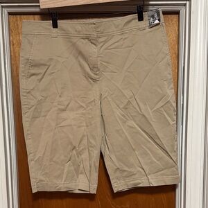 NWT New York and Company the Hampton Short Bermuda Sz 14